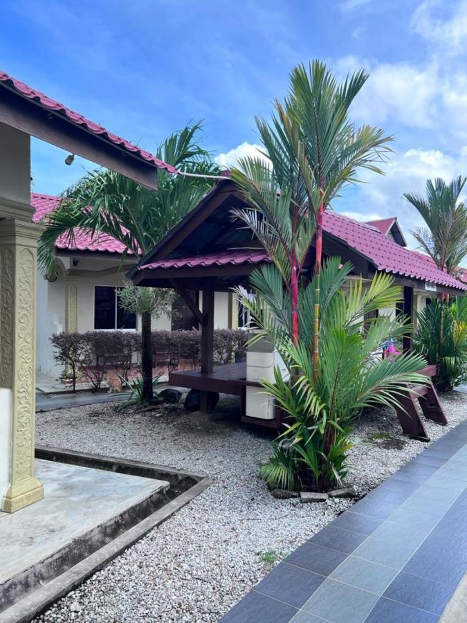 Dhania Cenang Beach Motel Пантай-Сенанг Экстерьер фото